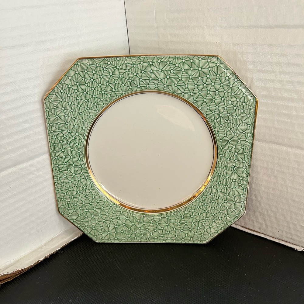 Porcelain plate